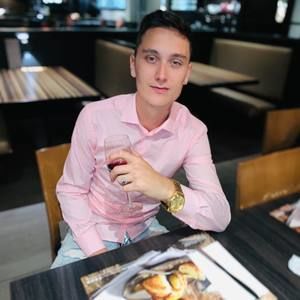 Meet your Posher, Nicholas